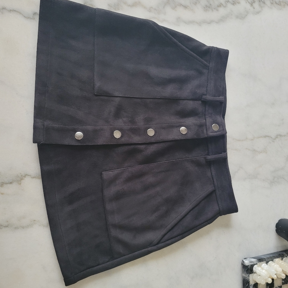 Black suede Skirt - Picture 4 of 4